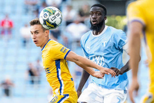 IFK Göteborgs Anton Kurochkin och Malmö FFs Mahamé Siby