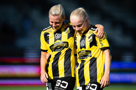 Häckens Josefine Rybrink och Anna Sandberg