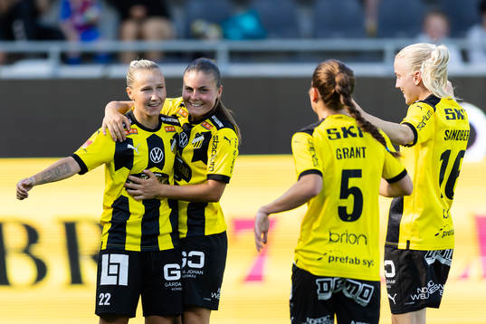 Häckens Marika Bergman Lundin jublar
