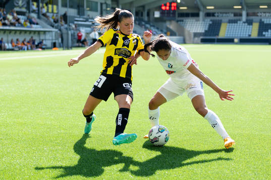 Häckens Hanna Wijk och Växjö DFFs Nesrin Akgun