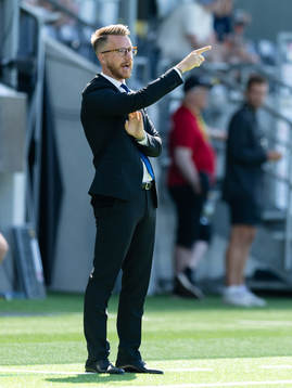 Växjö DFFs huvudtränare Olof Unogård