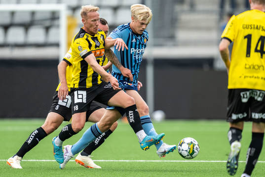 Häckens Mikkel Rygaard Jensen och Djurgårdens Lucas