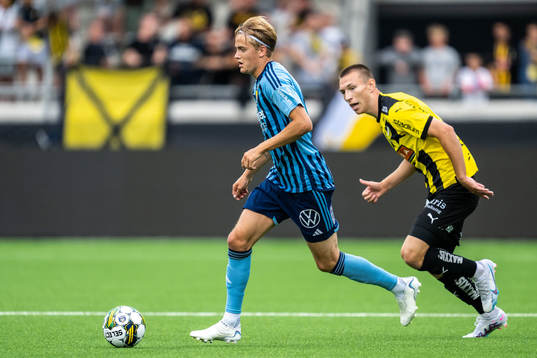 Djurgårdens Oskar Fallenius och Häckens Kristoffer Lund