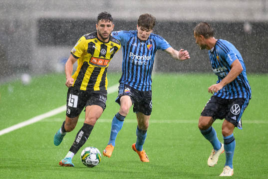Häckens Filip Trpcevski och Djurgårdens Oliver Berg