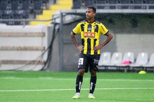 Häckens Ola Kamara deppar