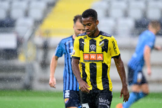 Häckens Ola Kamara deppar