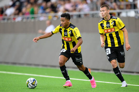 Häckens Momodou Lamin Sonko och Kristoffer Lund Hansen