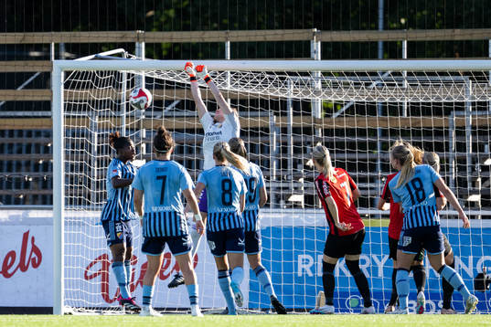Djurgårdens målvakt Elvira Björklund släpper in 2-2
