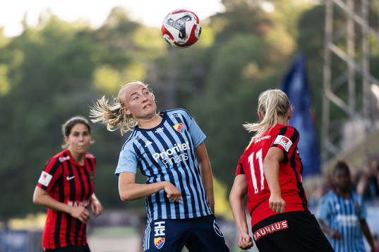 Djurgårdens Stinalisa Johansson och Brommapojkarnas Ellen