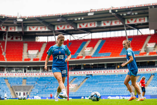 Maren Mjelde and Caroline Graham Hansen of the Norwegian
