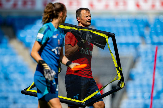 Jon Knudsen, goalkeeper coach of the Norwegian women's