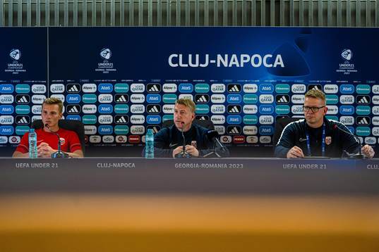 Johan Hove, Leif Gunnar Smerud, head coach, and head of