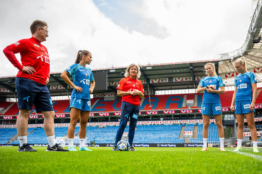 Assistant coach Monica Knudsen, Emilie Bosshard Haavi, head