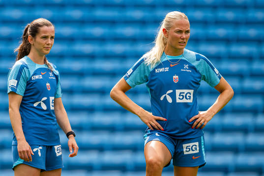 Tuva Hansen and Guro Bergsvand of the Norwegian women's