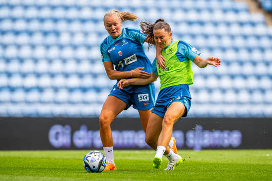 Frida Maanum and Vilde Bøe Risa of the Norwegian women's