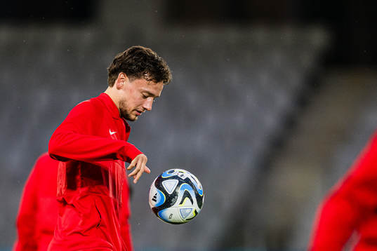 Colin Rösler of Norway warms up