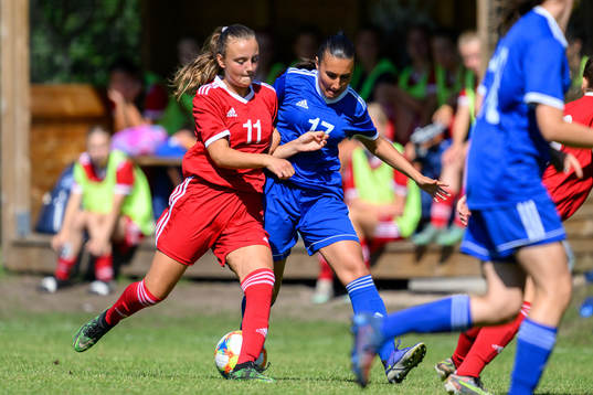 Märta Lindell och Cornelia Soltani