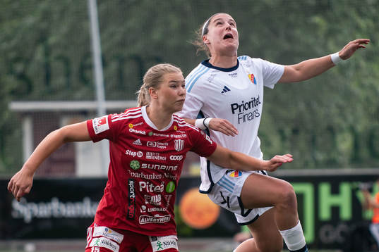Piteås Ellen Löfqvist och Djurgårdens Hayley Dowd