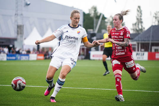 Djurgårdens Sanna Kullberg och Piteås Cecilia Edlund