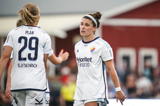Djurgårdens Matilda Plan och Hayley Dowd deppar