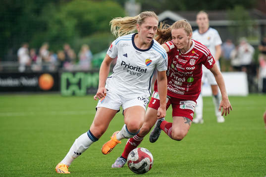 Djurgårdens Alice Bergström och Piteås Ásla Johannesen