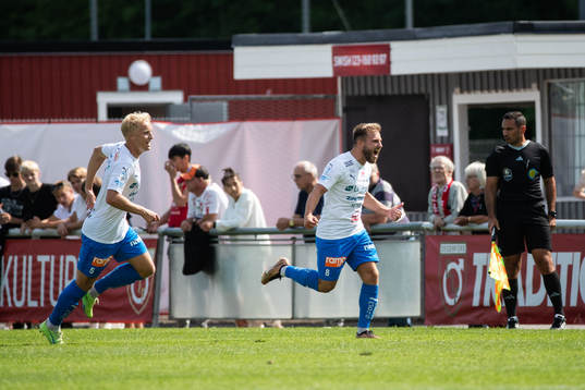 Värnamos Albion Ademi jublar