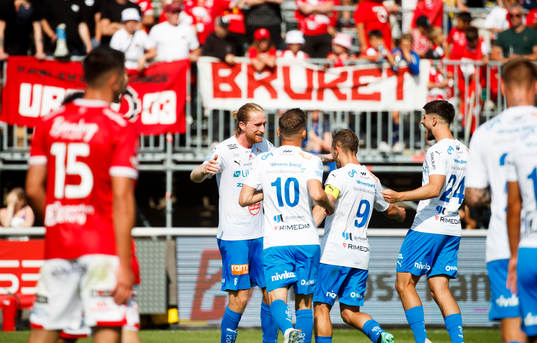 Värnamos Hampus Näsström jublar vid 0-2