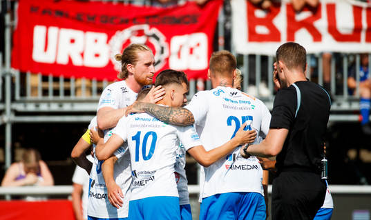 Värnamos Hampus Näsström jublar vid 0-2