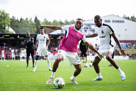 AIKs Abdussalam Magashy och Aboubakar Keita