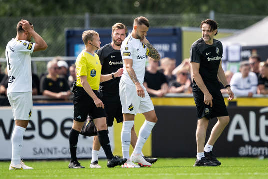 AIKs Alexander Milosevic har ont