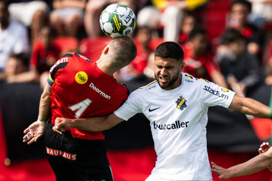 Brommapojkarnas Amadeus Sögaard och AIKs Omar Faraj