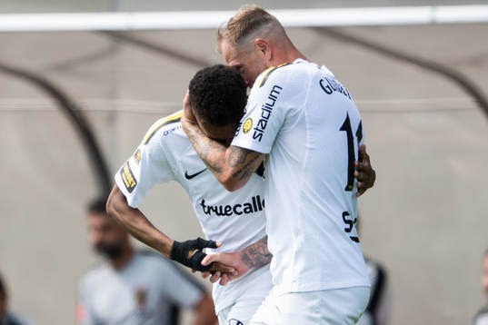 AIKs Rui Modesto och John Guidetti jublar