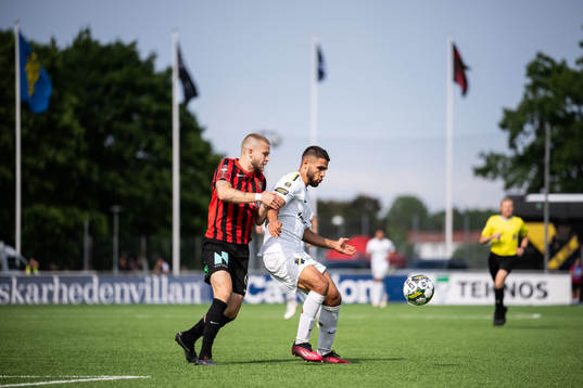 Brommapojkarnas Amadeus Sögaard och AIKs Omar Faraj