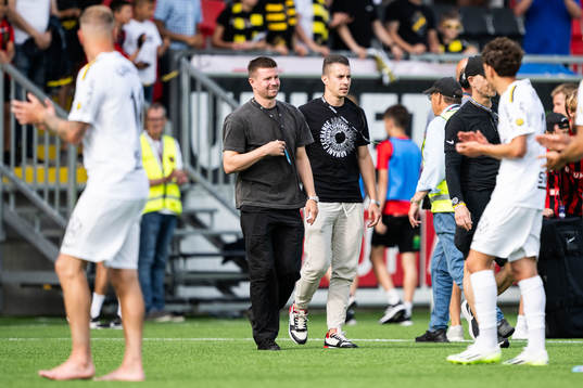 AIKs Mads Døhr Thychosen och Besirović