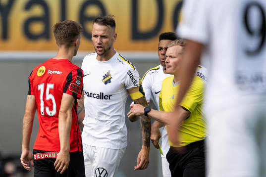 Brommapojkarnas Samuel Leach Holm och AIKs Alexander