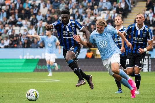 Sirius Patrick Nwadike och Malmö FFs Sebastian Nanasi