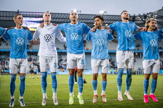 Malmö FFs Søren Rieks, Daniel Gudjohnsen, Elison Makolli,
