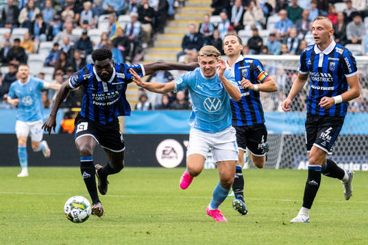 Sirius Patrick Nwadike och Malmö FFs Sebastian Nanasi