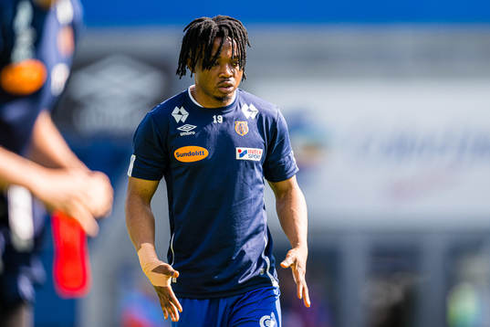 Isaac Atanga of Aalesund warms up