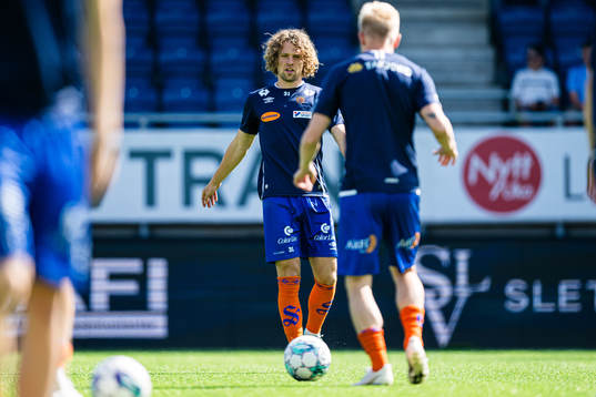 Alexander Munksgaard of Aalesund warms up
