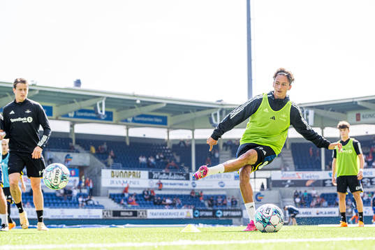 Adrian Pereira of Rosenborg warms up