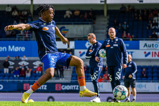 Isaac Atanga of Aalesund warms up