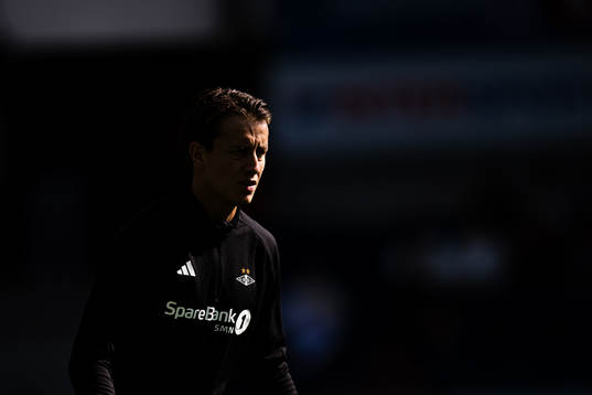 Ole Sæter of Rosenborg warms up