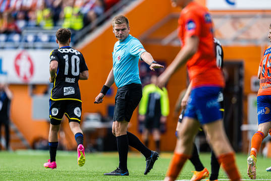 Marius Lien, referee