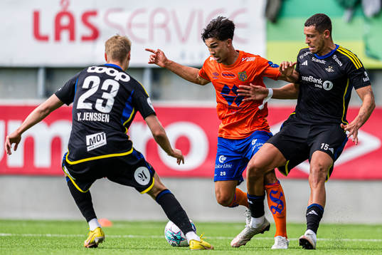 Bjørn Martin Kristensen of Aalesund and Samual Rogers of
