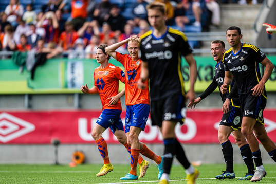 Kristoffer Barmen of Aalesund reacts