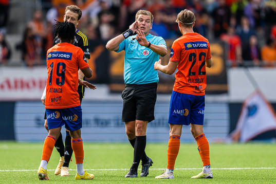 Marius Lien, referee