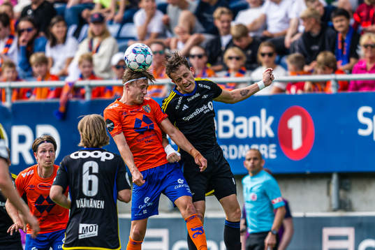 Markus Karlsbakk of Aalesund and Ole Sæter of Rosenborg