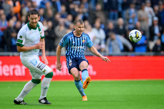 Varbergs Robin Tranberg och Djurgårdens Rasmus Schuller