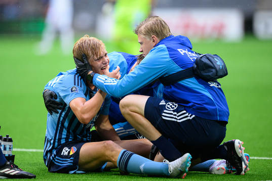 Djurgårdens Lucas Bergvall undersöks